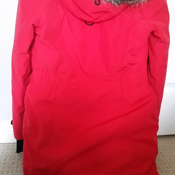 Aritzia slim Fit  down filled jacket - Picture 2 of 3